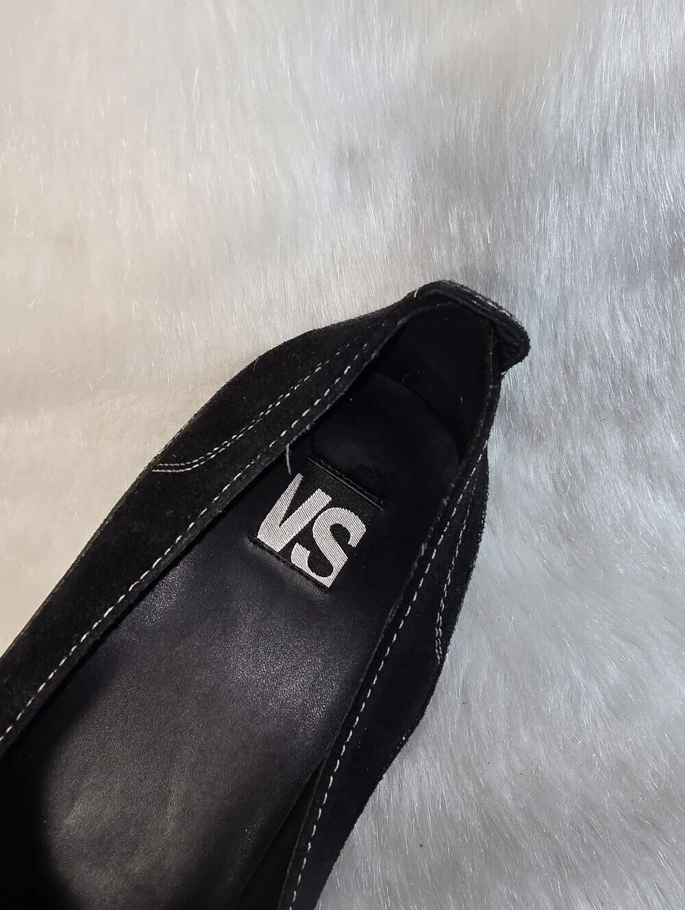 VS . comfortable black